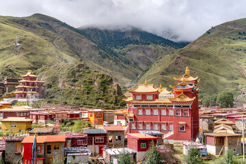 Fototapeta premium The amazing view of traditional buddhist temple - Guihua temple in Shangri-La in China