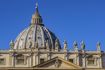 Obraz premium St. Peter's Basilica (Consecrated 1626). Papal Basilica of St. Peter in Vatican - the world's largest church, is the center of Christianity. Vatican.
