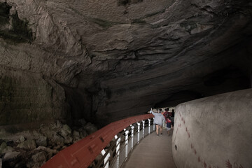 Dans la grotte du mas d'azil, Ariège, France