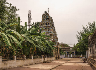 Mahalingeshwaraswamy Temple, Tiruvidaymarudur - Hindu temple dedicated to the deity Shiva located...