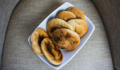 bread kneaded inside a dish