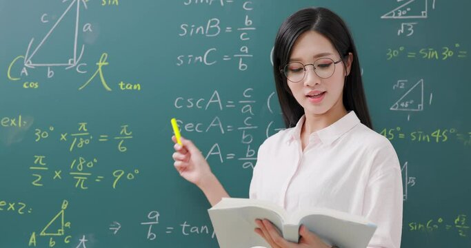 female math teacher teach online