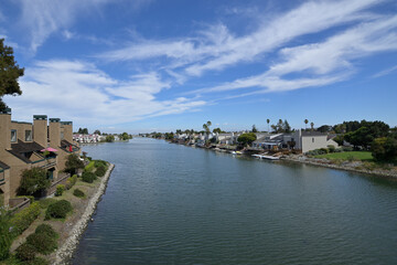 アメリカの計画住宅地：レッドウッド・ショアーズの街並み