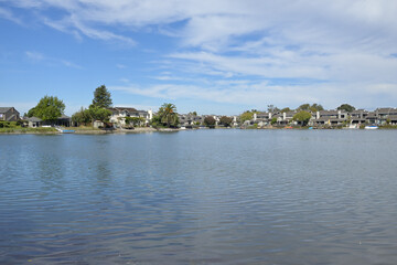アメリカの計画住宅地：レッドウッド・ショアーズの街並み