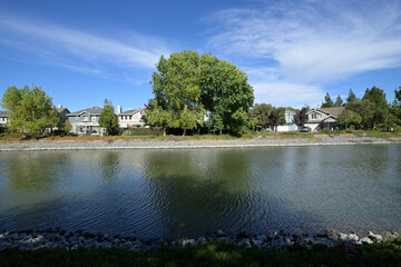 アメリカの計画住宅地：レッドウッド・ショアーズの街並み