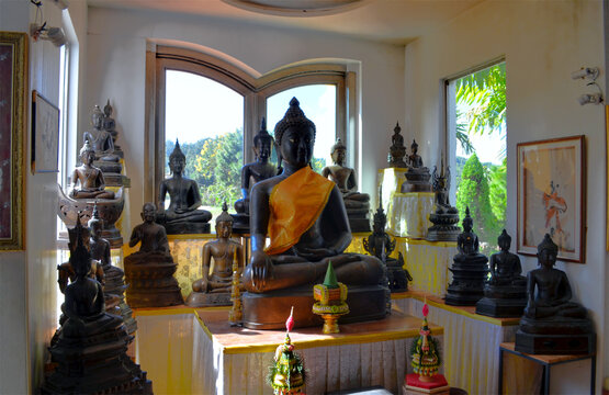 Chiang Rai, Thailand - Wat Tha Ton Meditating Buddhas