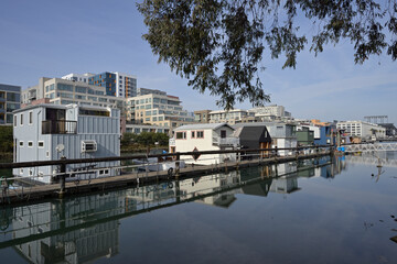 サンフランシスコ東部のウォーターフロント再開発：ミッション・ベイとミッション・クリークのハウスボート