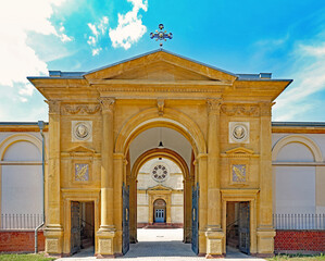 Fototapeta premium Tor zum Friedhof