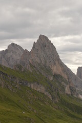 Fototapeta na wymiar Hiking in the Seceda and Seiser Alm / Alpe di Siusi mountains in the Dolomites, Northern Italy