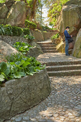 Fototapeta premium Escalinatas de piedra en un parque