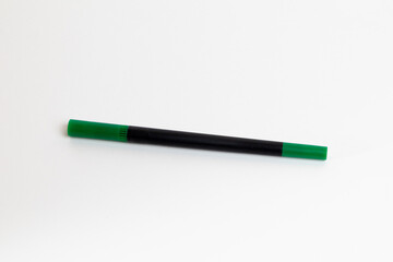 Dark green. Color marker with double brush tip. Ideal for adult and children's coloring books, manga, comics, calligraphy.