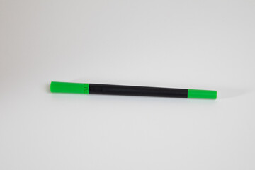 Green. Color marker with double brush tip. Ideal for adult and children's coloring books, manga, comics, calligraphy.