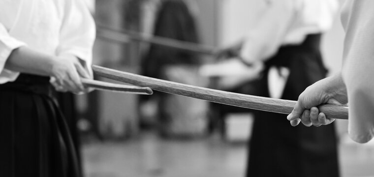 Entrainement au sabre pour ce cours d'a&iuml;kido
