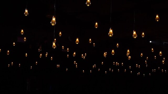 Blinking lights at a fine dining eventing that creates an atmosphere