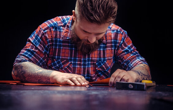 Craftsman manufactures new product made of leather