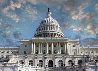 Obraz premium US Capitol dome in Washington DC. with sunrise sky.