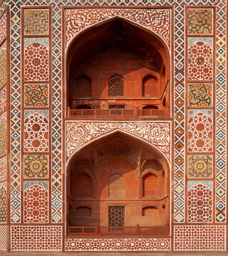 Exterior detail of the Tomb of Akbar the Great in Sikandra near Agra, Uttar Pradesh, India.