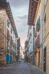 Calles del casco antiguo Hondarribia (Fuenterrabía) en el Pais Vasco.
