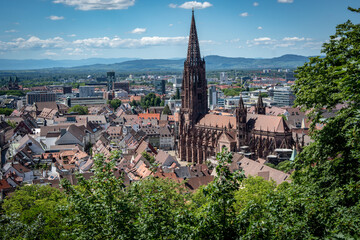 Obraz premium Deutschland, Baden-Württemberg, Freiburg im Breisgau, Freiburger Münster, Dom, Kirche, Gotik, Romanik, Spätgotik, Ausblick, Stadtansicht, Katholisch, Stadtblick