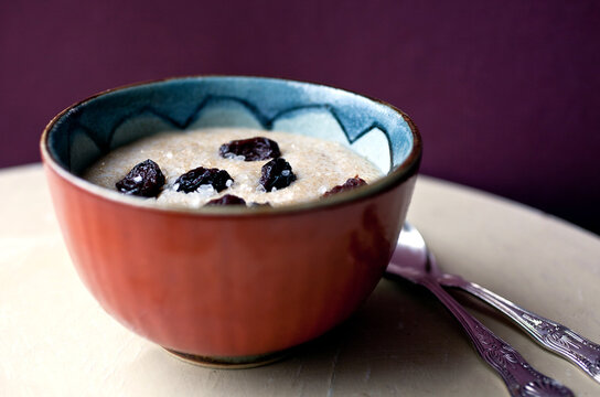 Close up of amaranth porridge served in bowl