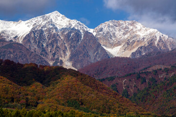 Naklejka premium 新雪の白馬鑓ヶ岳と杓子岳