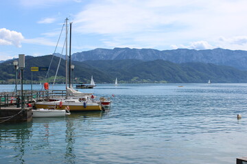Fototapeta premium boats on the lake