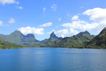 Mauaroa, a mountain on Moorea, famously called, 