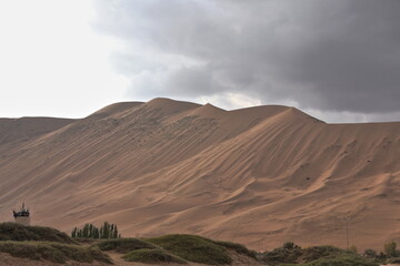 Fototapeta premium Megadune overlooking the Sumu Jaran Lake W.shore-Badain Jaran Desert-Inner Mongolia-China-1099