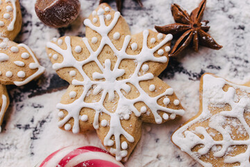 Obraz na płótnie Canvas Christmas background with homemade gingerbread