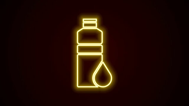Glowing neon line Fitness shaker icon isolated on black background. Sports shaker bottle with lid for water and protein cocktails. 4K Video motion graphic animation