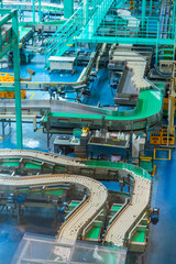 ビール工場／缶の出荷