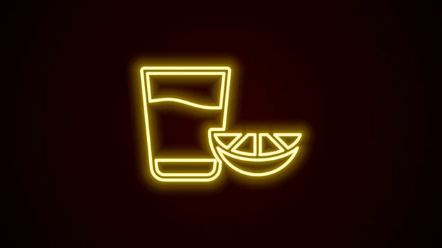Glowing neon line Tequila glass with lemon icon isolated on black background. Mexican alcohol drink. 4K Video motion graphic animation