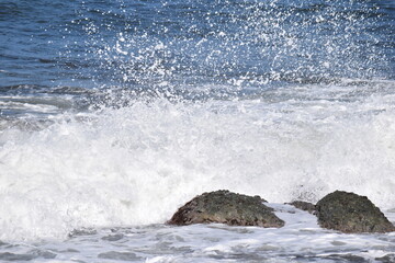 岩場の荒波 日本海