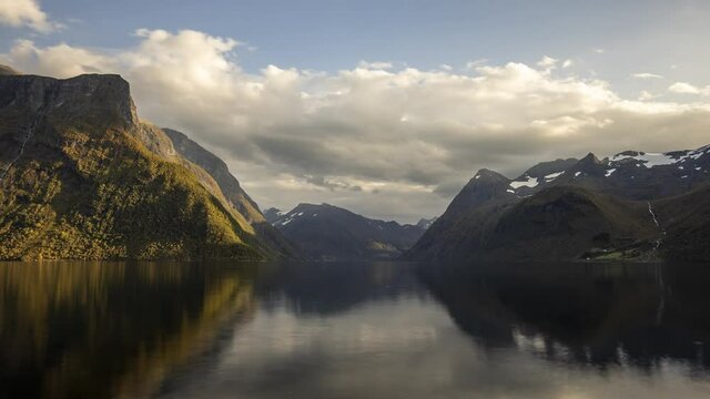 Norway Timelapse Sunnm&oslash;re Hj&oslash;rundfjorden 4K