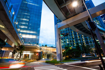 ライトアップした汐留のビル群