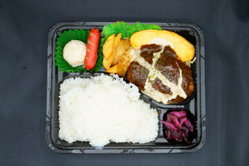 ハンバーグ弁当
