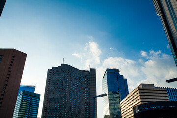 新宿のオフィスビル群