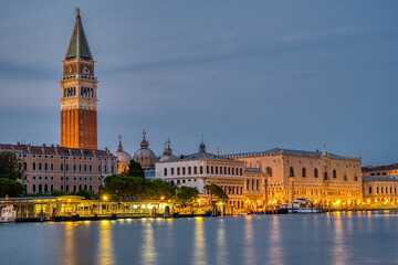 Fototapeta na wymiar View to Piazza San Marco in Venice at night with the famous Campanile
