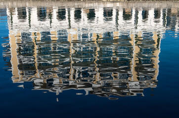 Fototapeta na wymiar Reflection in Water