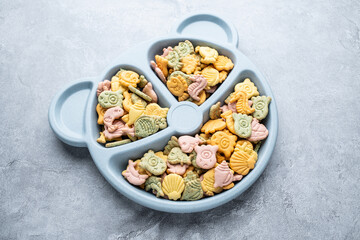 Nutritional high calcium children's fruit and vegetable biscuits