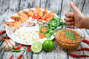 spicy salad, Thai food