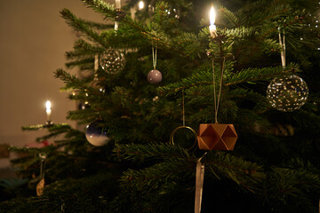 Weihnachtsbaummit Schmuck