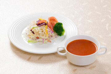スープとサラダ