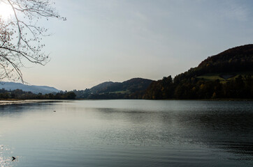 Zalew w Myczkowcach jesienią - Bieszczady