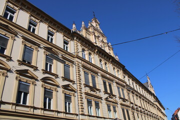 Fototapeta na wymiar facade of the building