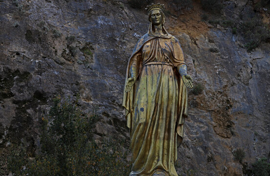 Statue of Virgin Mary in Ephesus on the way to Meyemana House.