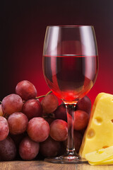 amazing food - beautiful sweet grapes, fine cheese and wonderful red wine