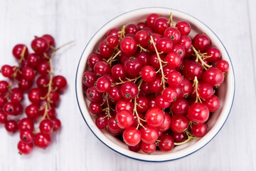 Redcurrants in a bowl
