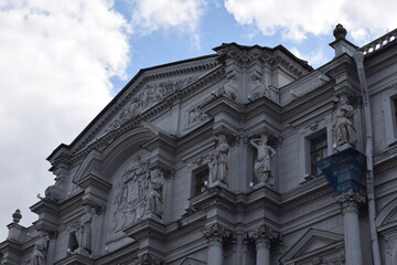 the facade of the cathedral of st mary