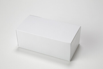白い紙箱